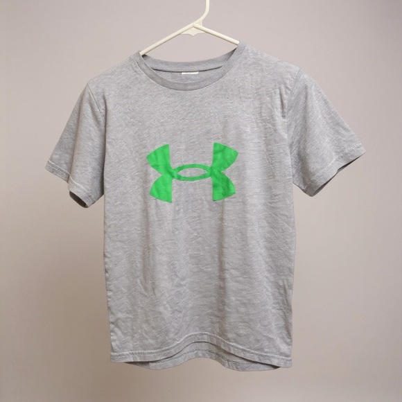 NWOT Under Armour Kids Heather Gray Tee with Neon Green Logo - Picture 2 of 3
